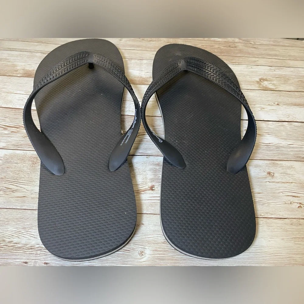 Good Fellow & Co Men’s Flip Flop Sandals Black 11-12